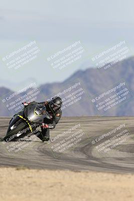 media/Nov-16-2025-Race Pace (Sun) [[8c5fa54630]]/Non Verified Riders (1st 20 Minutes)/6-Turn 12 (2pm)/